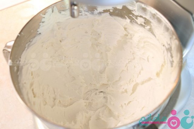 best-chocolate-cake-buttercream-frosting-09-Copy.jpg