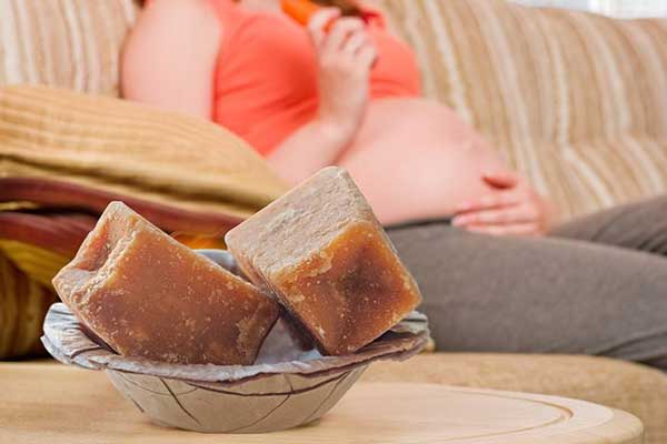 9 فایده شگفت انگیز شکر قهوه ای برای زنان باردار