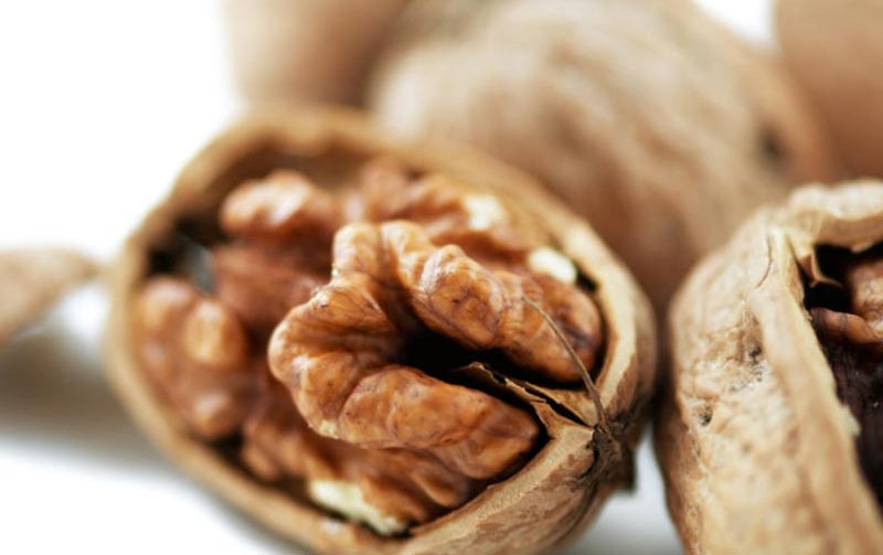 آیا خوردن گردو در بارداری خطرناک است؟