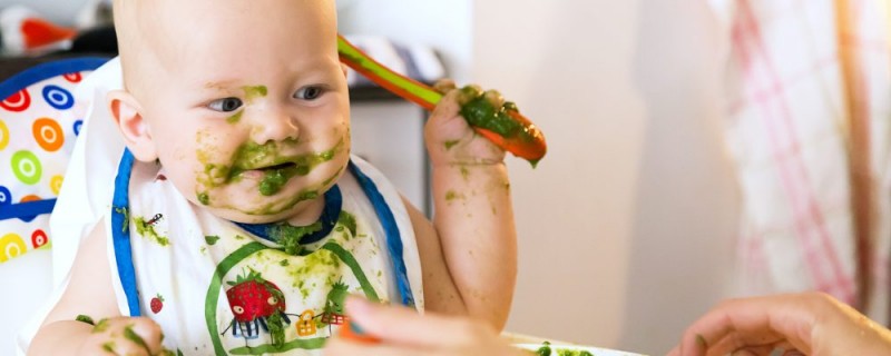 b2ap3 large baby eating spinach 3919998619 1536724258 27357