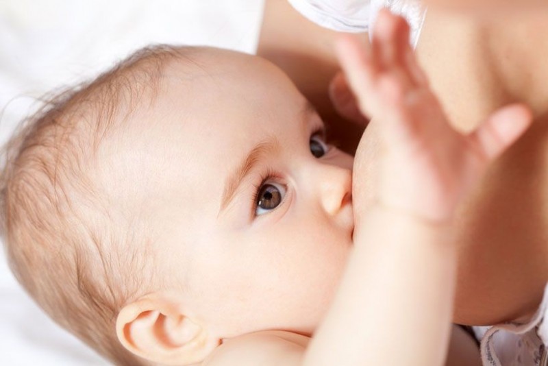 b2ap3 large shutterstock 233831791 Breastfeeding Mother 1538033910 28680