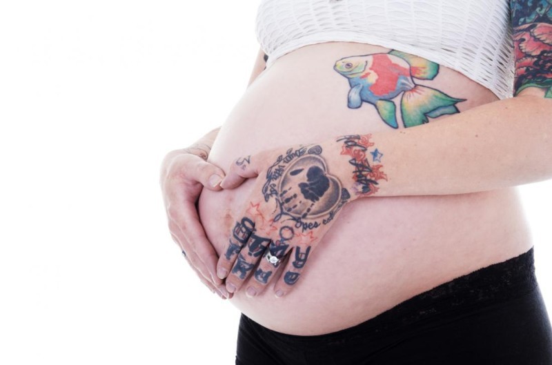 b2ap3 large pregnant lady with tattoo