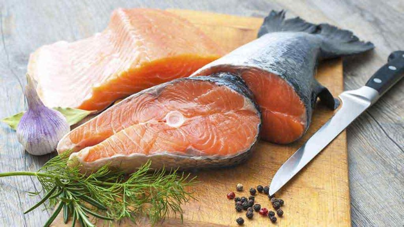 b2ap3 large fish on chopping board