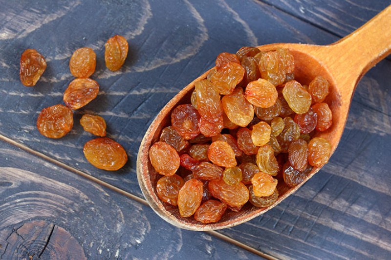 کاهش تب نوزادان با مصرف کشمش