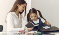 چگونه زلزله را برای کودکان توضیح دهیم؟