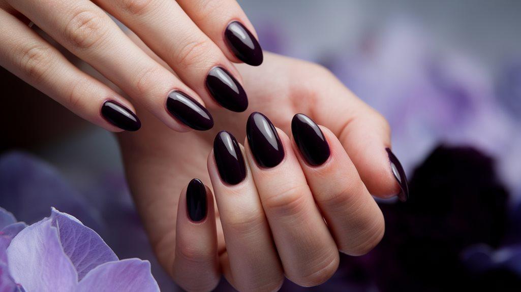 22 ایده جذاب برای طراحی ناخن بنفش تیره