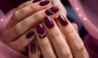 22 طرح ناخن زرشکی برای داشتن ظاهری شیک و جذاب