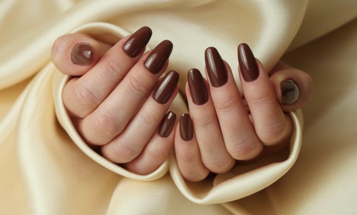23 مدل طراحی ناخن قهوه‌ ای شکلاتی شیک و جذاب