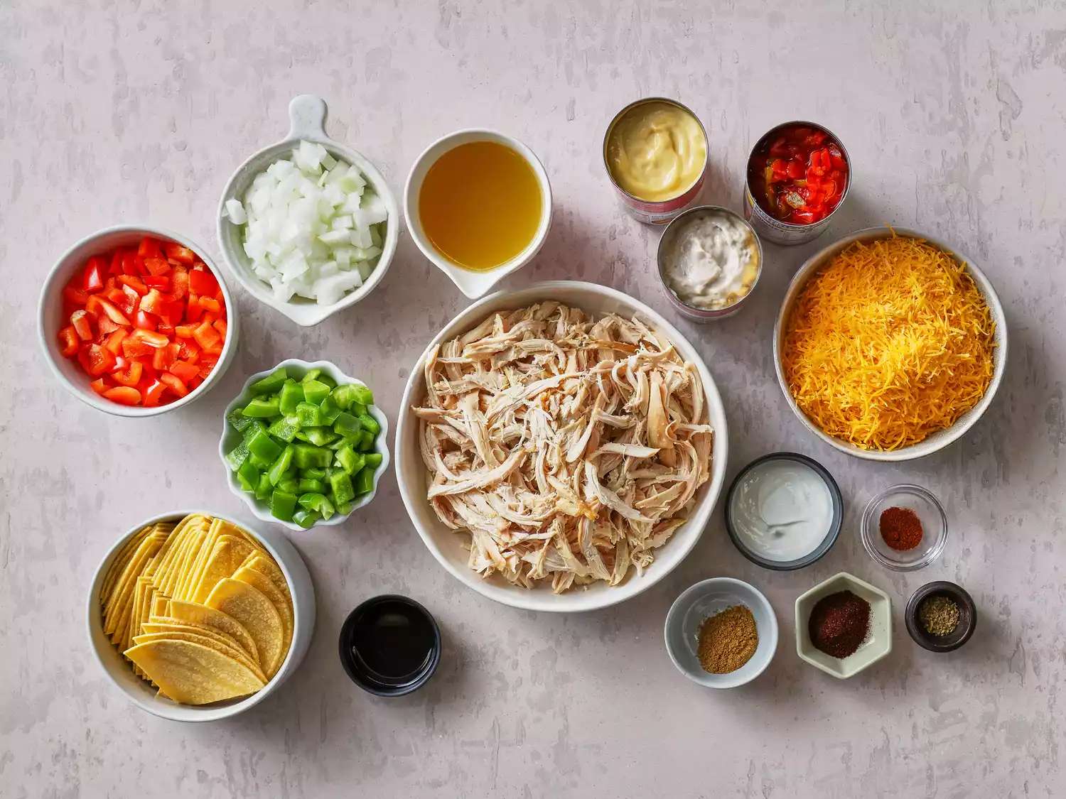 مواد لازم برای تهیه کسرول مرغ کینگ رنچ.
مرغ کینگ رنچ کاسرول