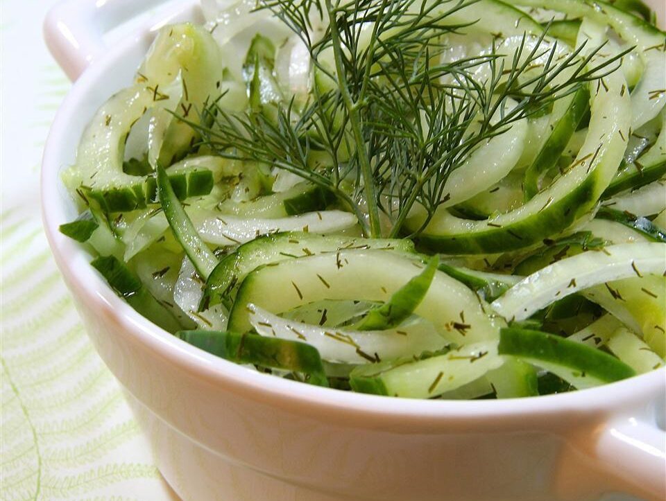 طرز تهیه سالاد خیار: دستور پخت سریع و آسان
