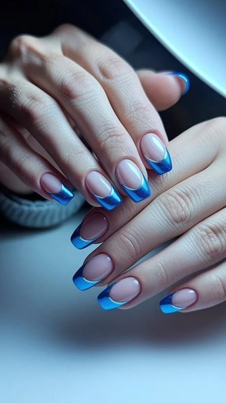 مدل ناخن فرنچ آبی و نقره ای متالیک