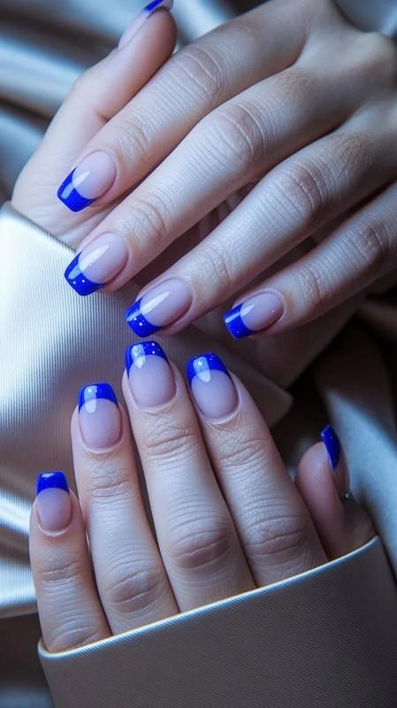 مدل ناخن فرنچ آبی سلطنتی شیک