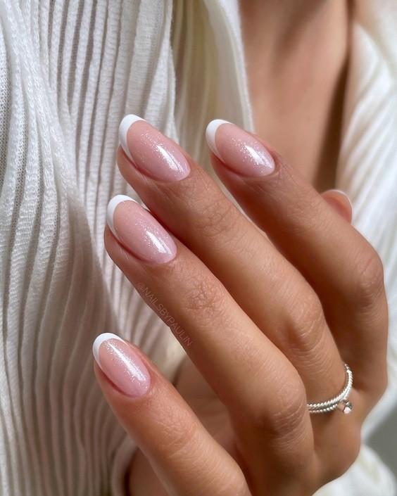 طرح ناخن زمستانی جدید فرنچ اکلیلی