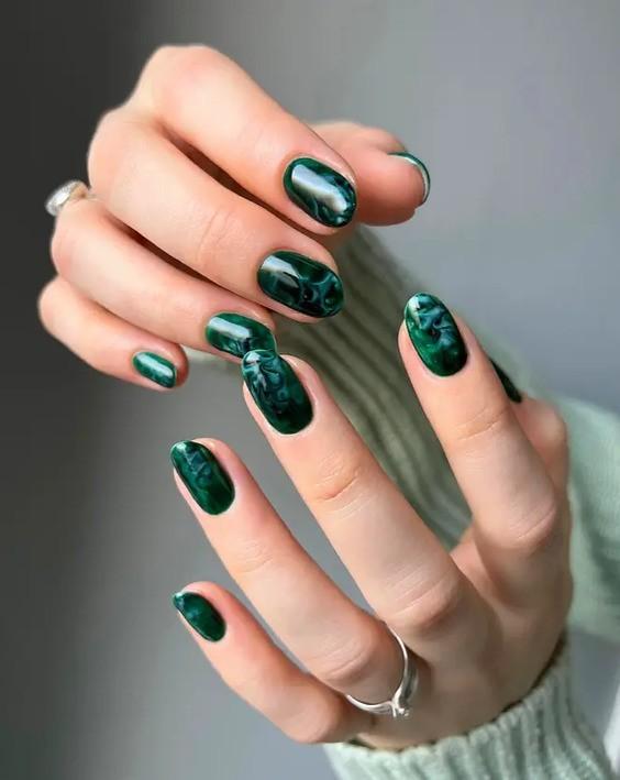 طرح ناخن زمستانی جدید سنگ مرمر سبز تیره